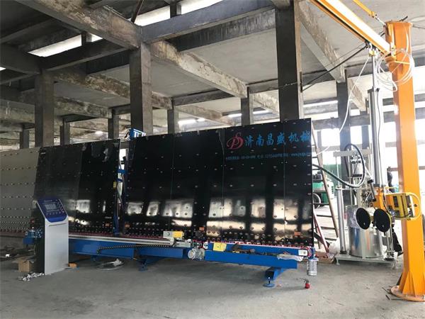 自動丁基膠涂布機(jī)與普通的丁基膠涂布機(jī)有什么顯著的差別？